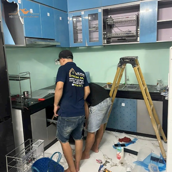 Lợi ích của việc thi công tủ bếp nhựa đúng quy trình kỹ thuật