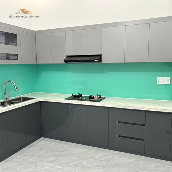 Mẫu tủ bếp nhựa Vinco Plast lắp đặt gọn gàng