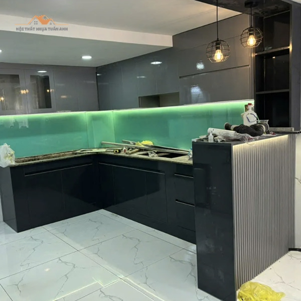 Kiểm tra độ ẩm và nhiệt độ môi trường cho tủ bếp Acrylic